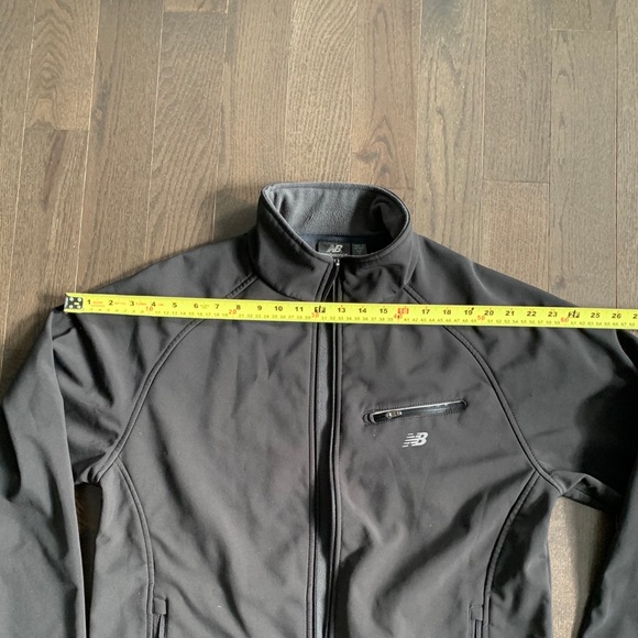 New Balance Men’s running jacket - Picture 4 of 7